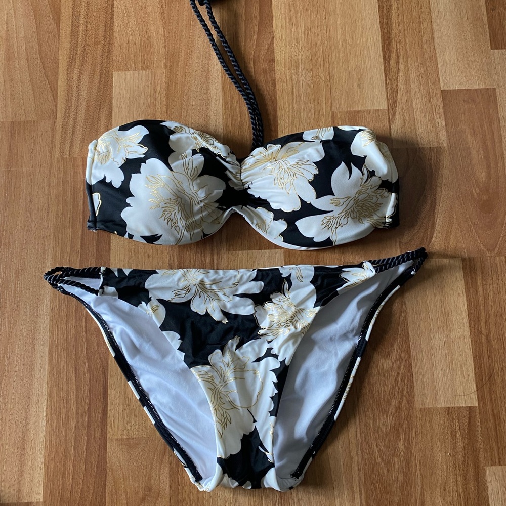 Victoria’s Secret black and white bandeau bikini